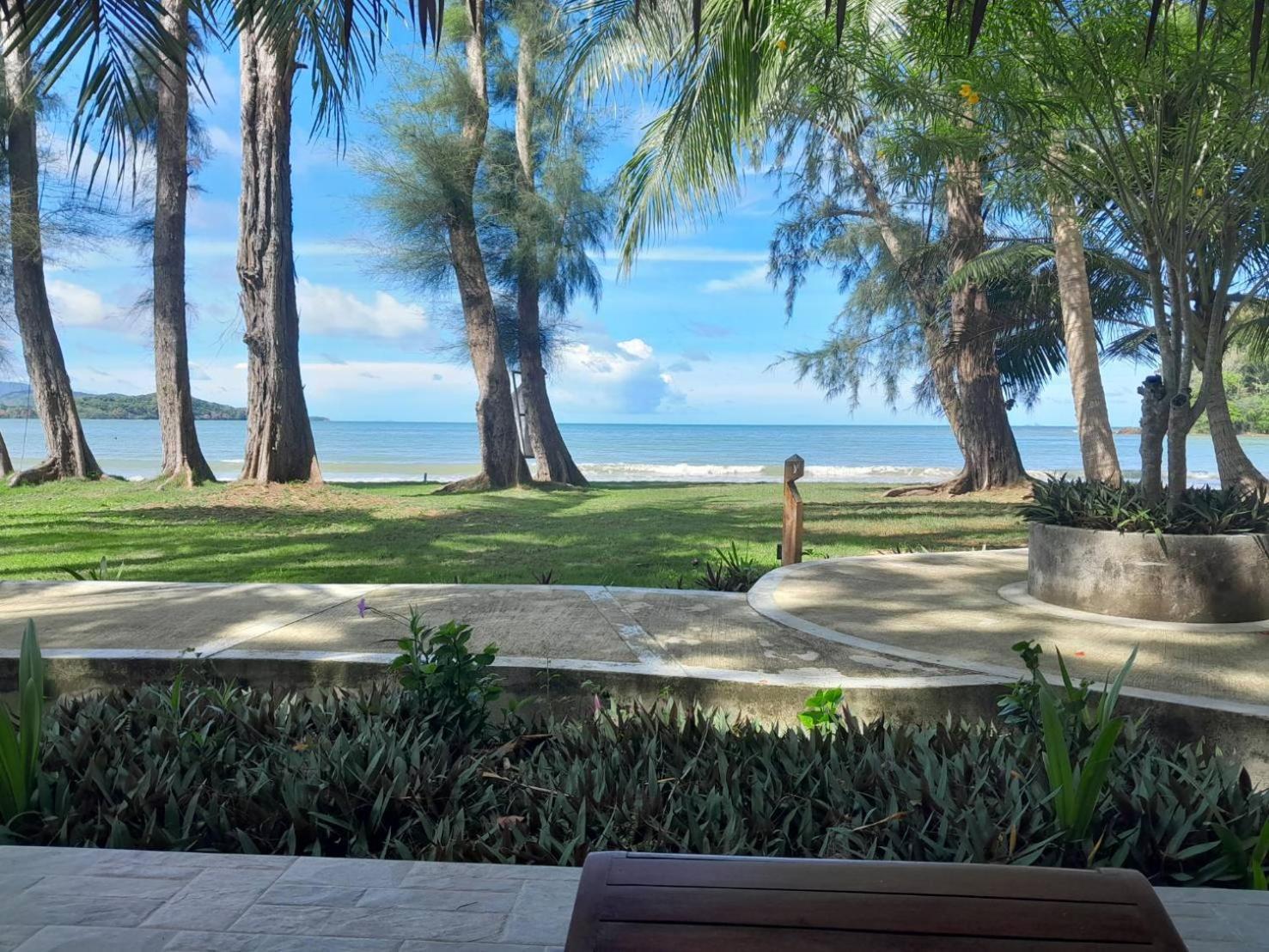 Twin Bay Resort Koh Lanta Exterior photo